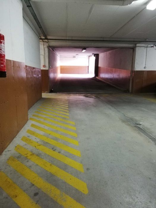 Lugar Garagem Montes Caulinos  Senhora da Hora Matosinhos