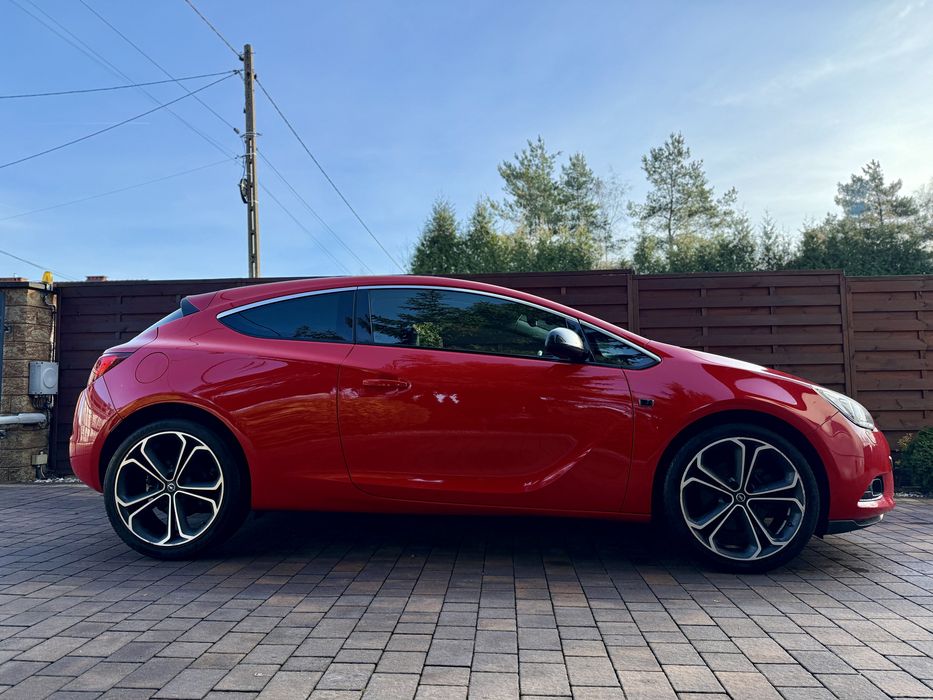 Opel Astra J GTC 1.4 Turbo 120KM KSeNoN NAVI SkÓrY 20" Super