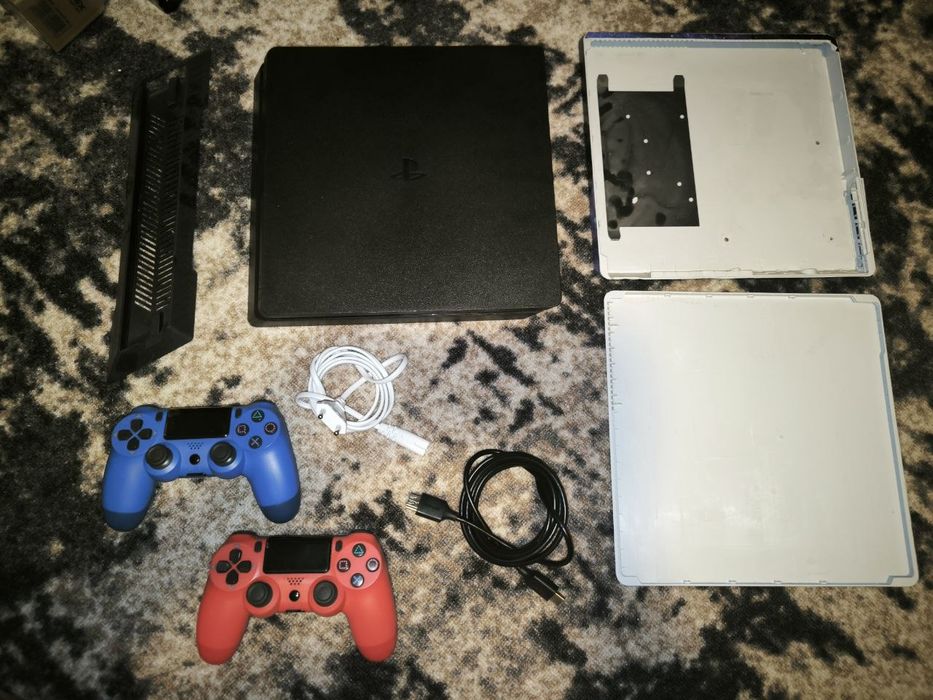 Sony PlayStation 4 Slim SSD 1tb 2 геймпада запасная панель подставка