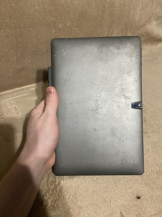 Nomi w10100 deka батарея тримає