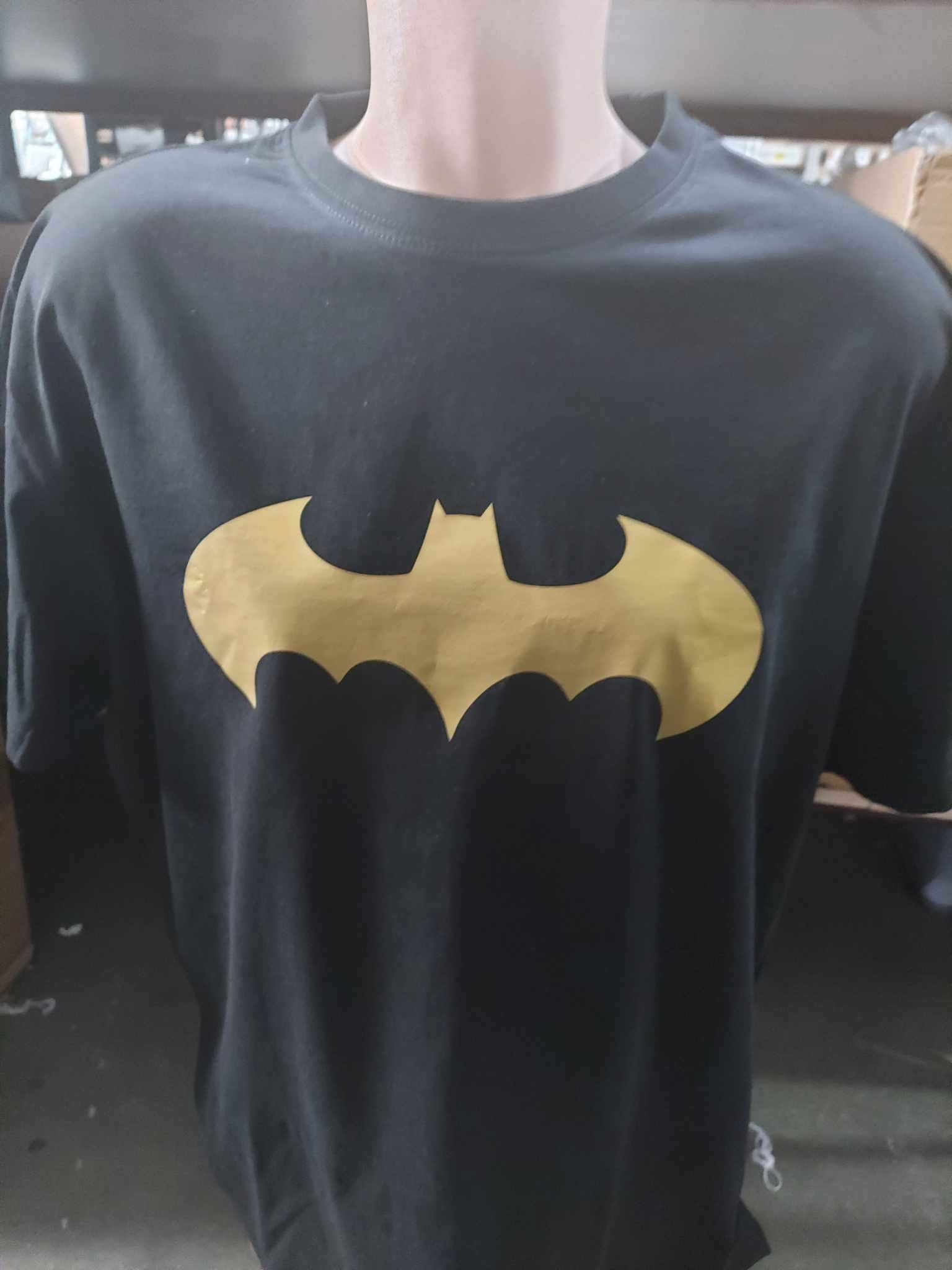 koszulka t-shirt BATMAN złote logo nietoperz nieużywana rozmiar XL