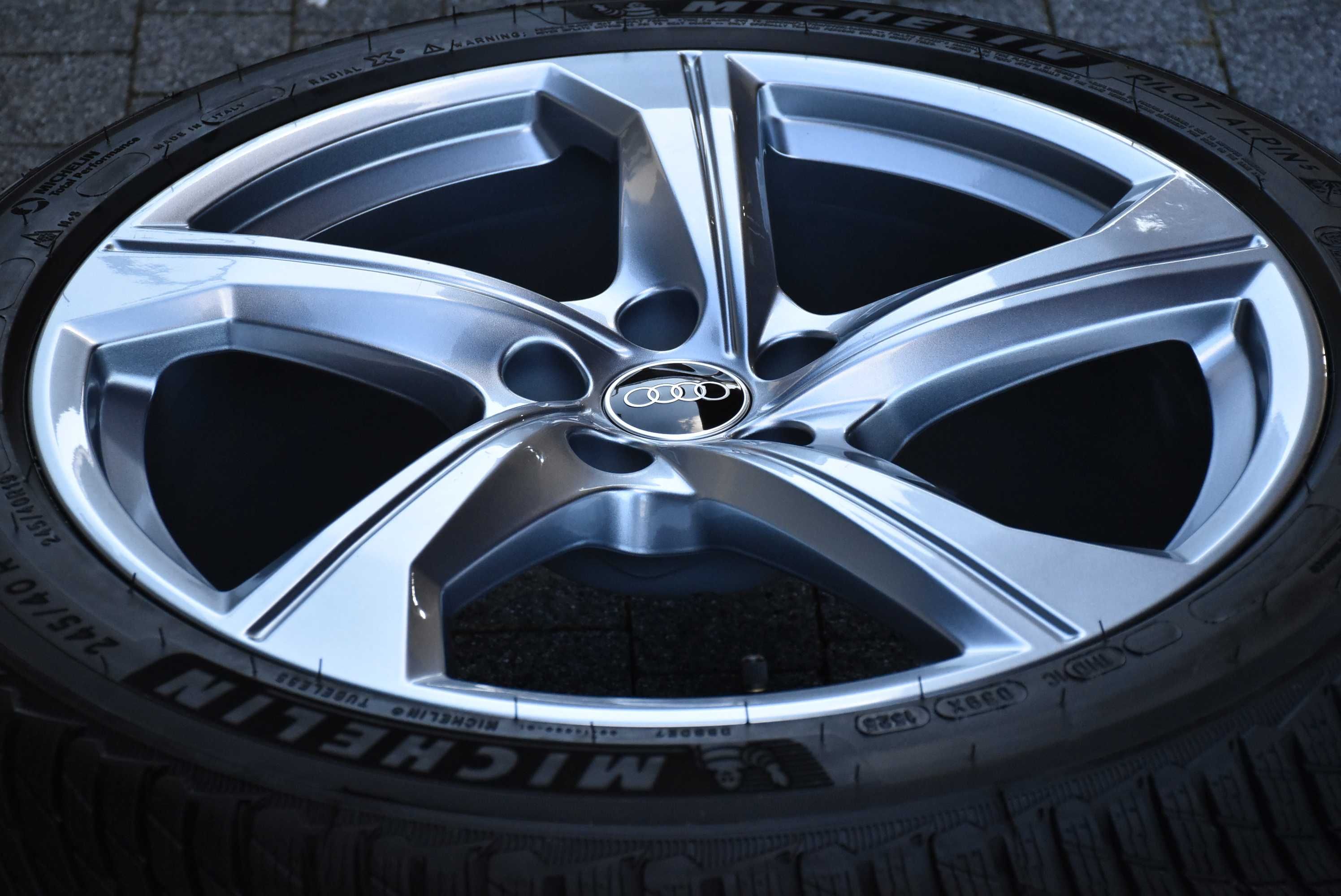 Nowe koła zimowe Audi A5 S5 B10 8B3 19" Nowy model Michelin 2025r