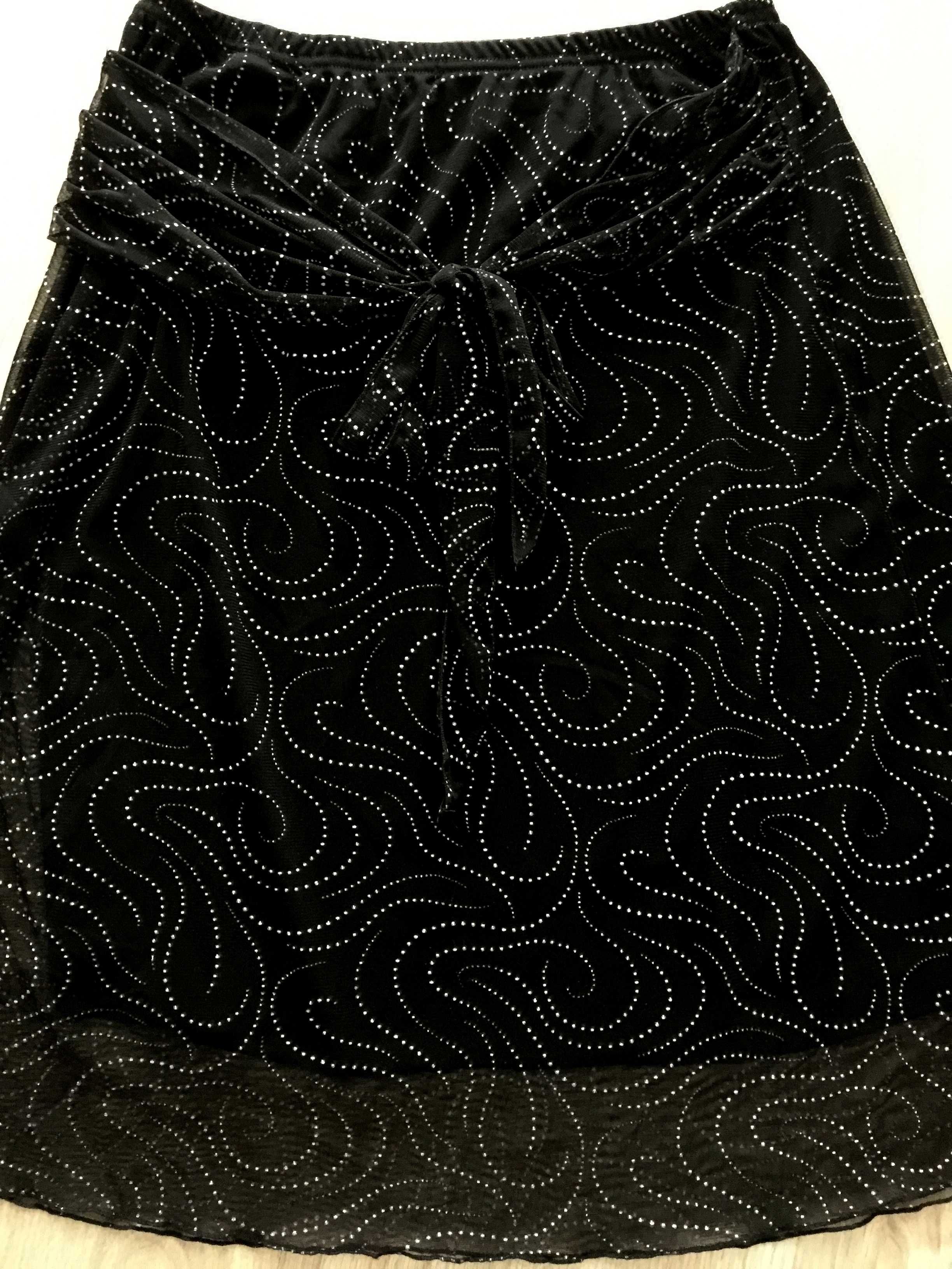 Spódniczka czarna z nikłym białym wzorem, rozmiar M, firmy Lipo