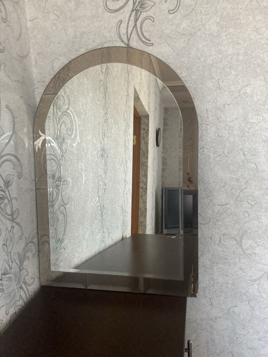 Тумба під телевізор/столик дзеркало в подарунок