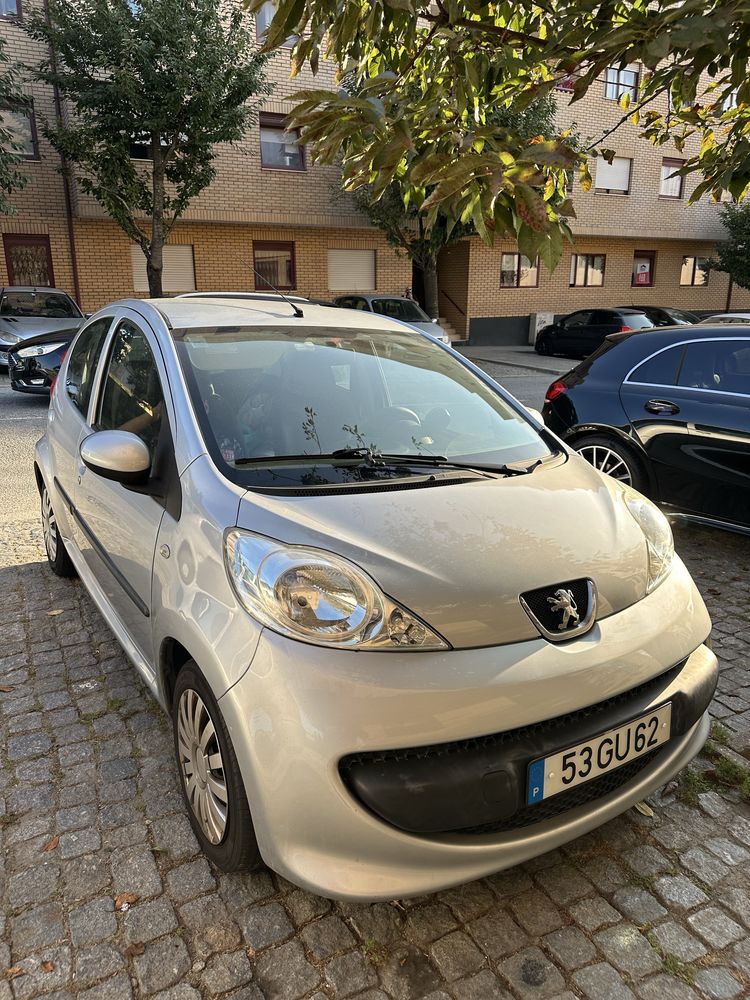 Peugeot 107 Cinzento