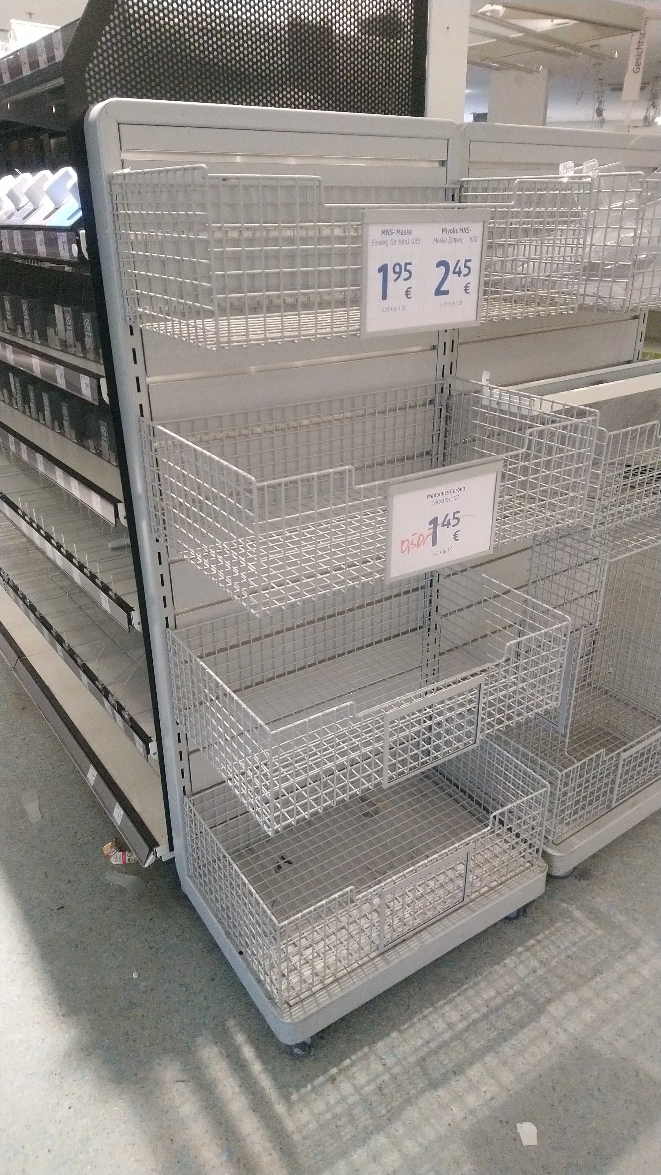 regał regalik wystawowy do sklepu kółka różne półki