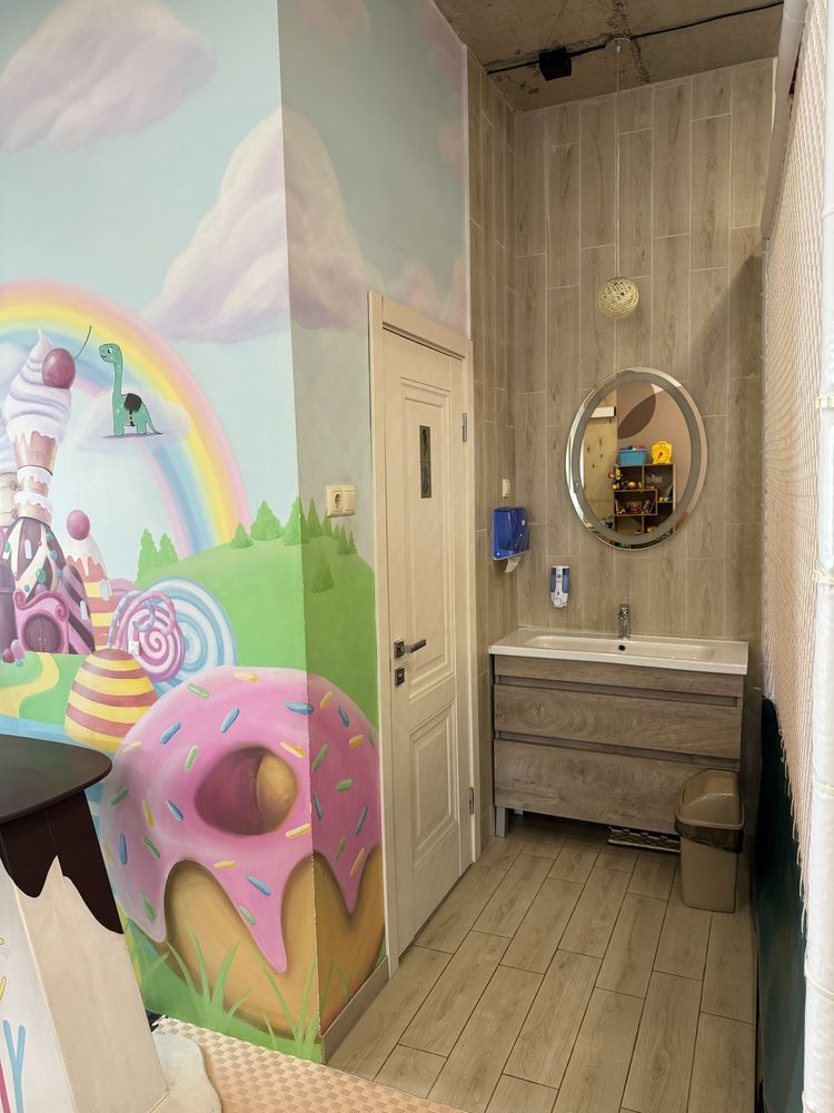 Продається діюча  піцерія з дитячою  кімнатою
