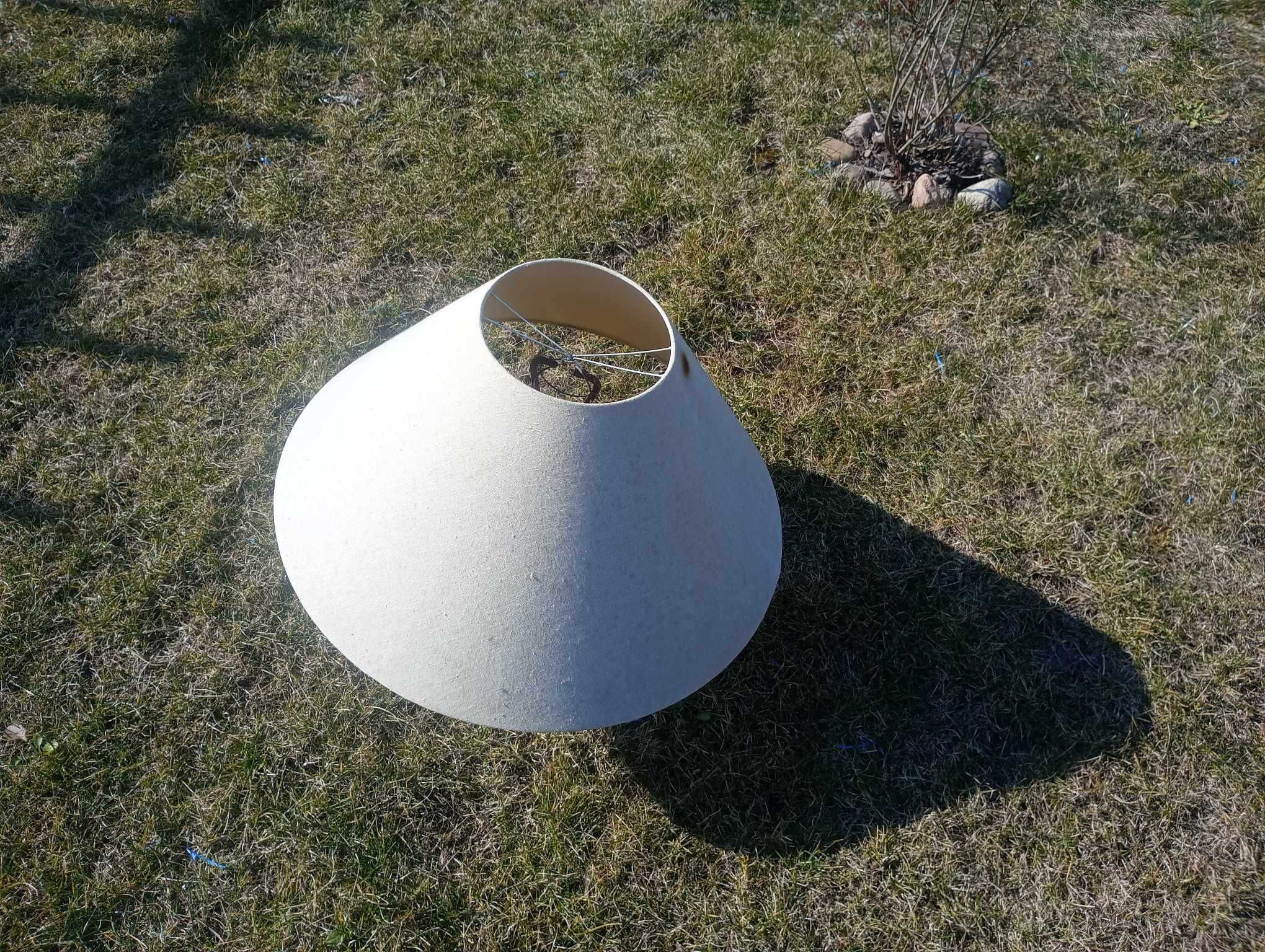 Abażur duży stożek w kolorze kremowym