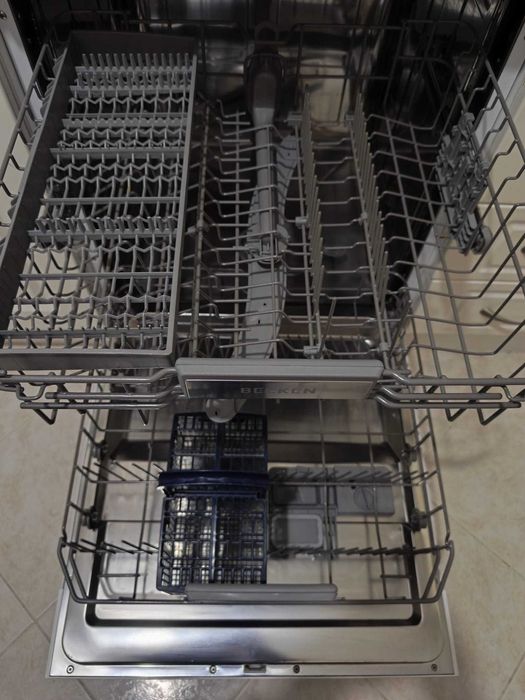 Máquina de Lavar Loiça Becken como nova