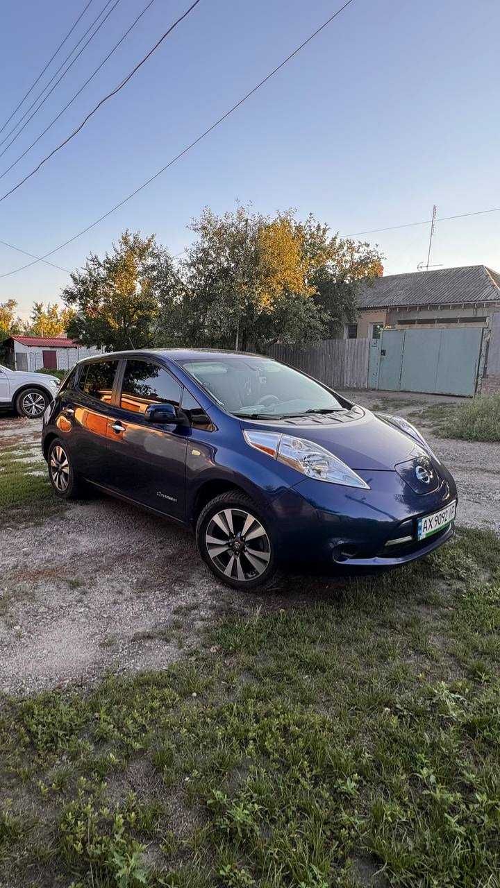 Продам nissan leaf 16 года