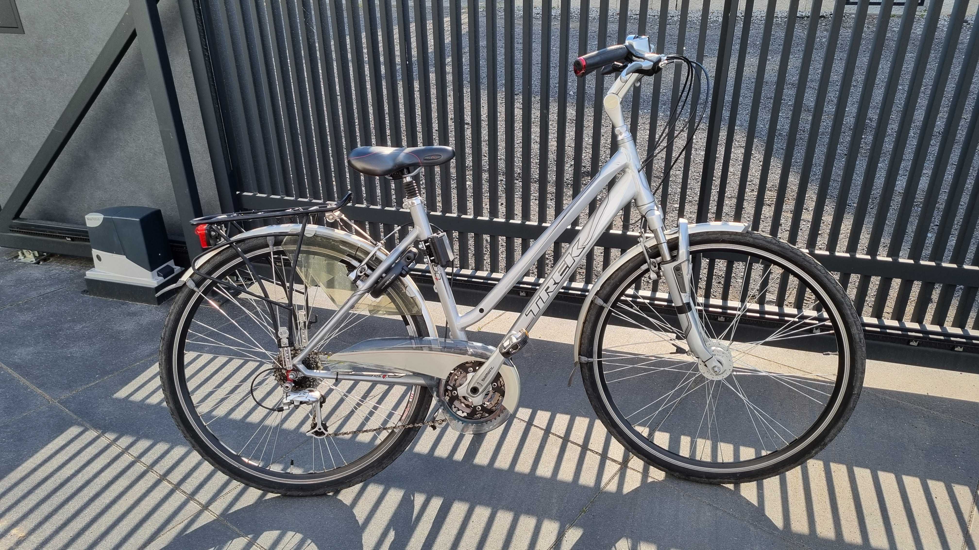 Rower trekkingowy damski damka Trek Navigator T700