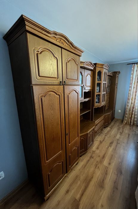 Regał do salonu lub biura