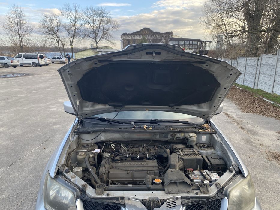 Продам Mitsubishi Outlander 1