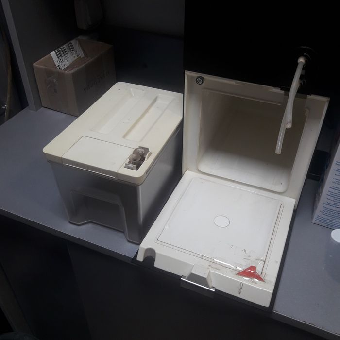 Холодильник для кофемашины.