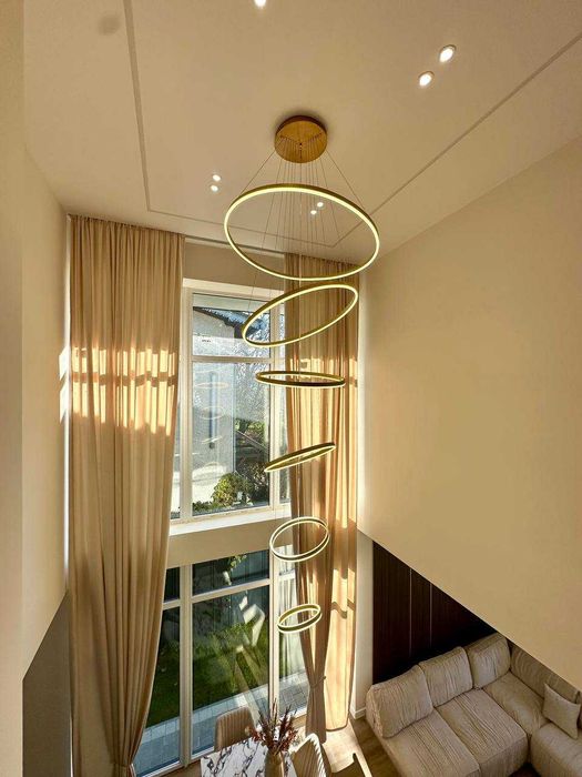 Шикарний Будинок в передмісті