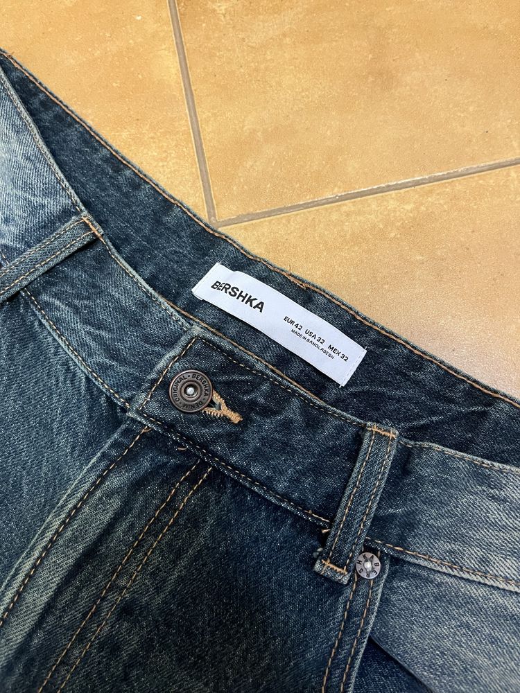 джинси bershka