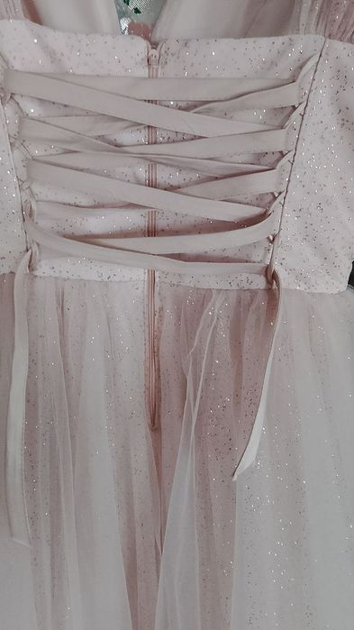 Випускне плаття вживане,в хорошому стані.