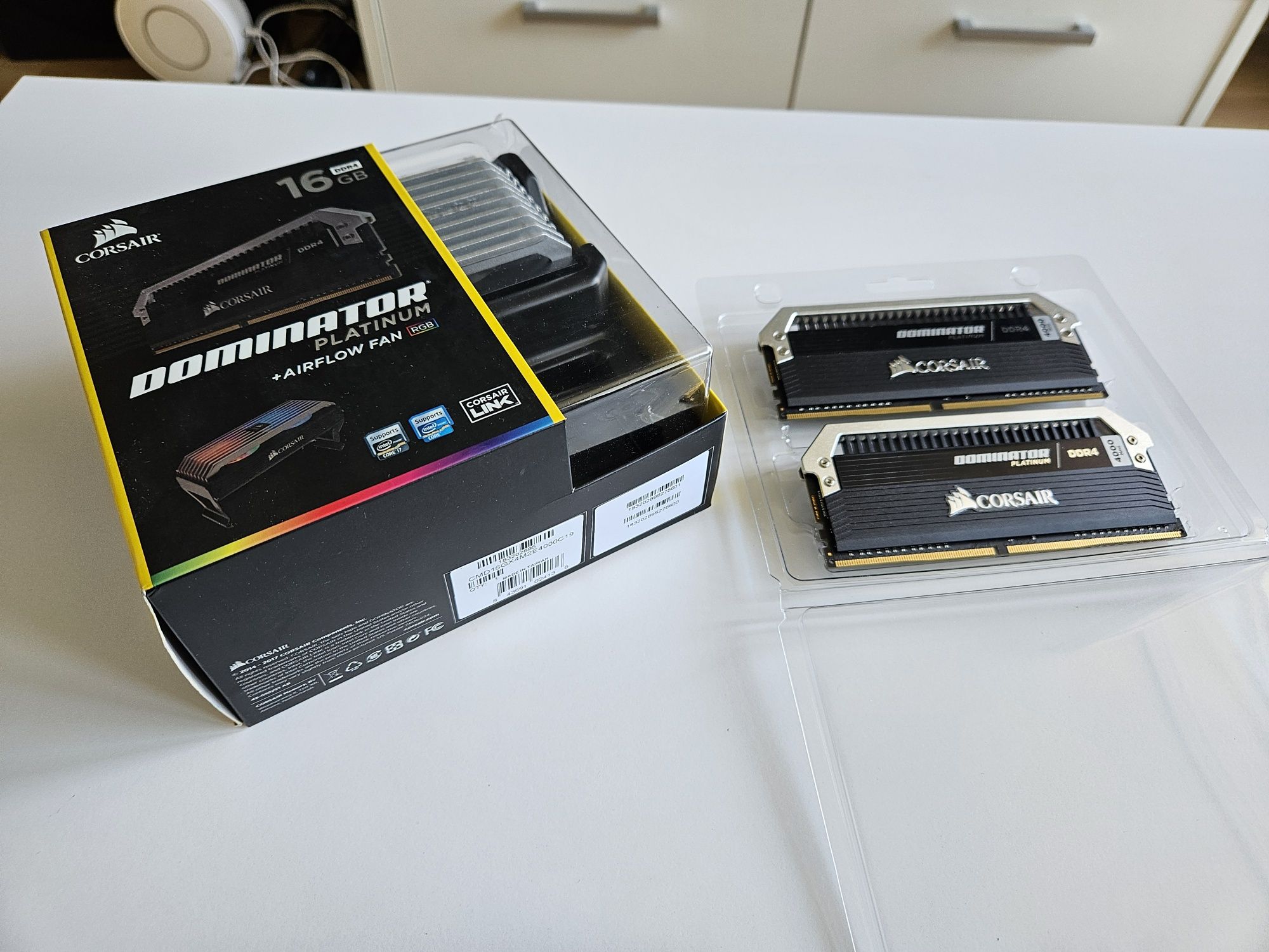 Corsair Dominator DDR4 2x8Gb(16Gb)RGB B-Die