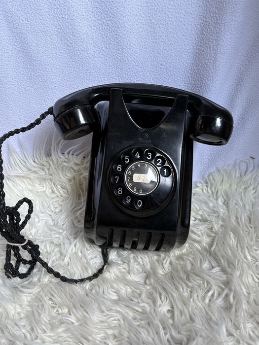 Telefon z tarczą obrotową