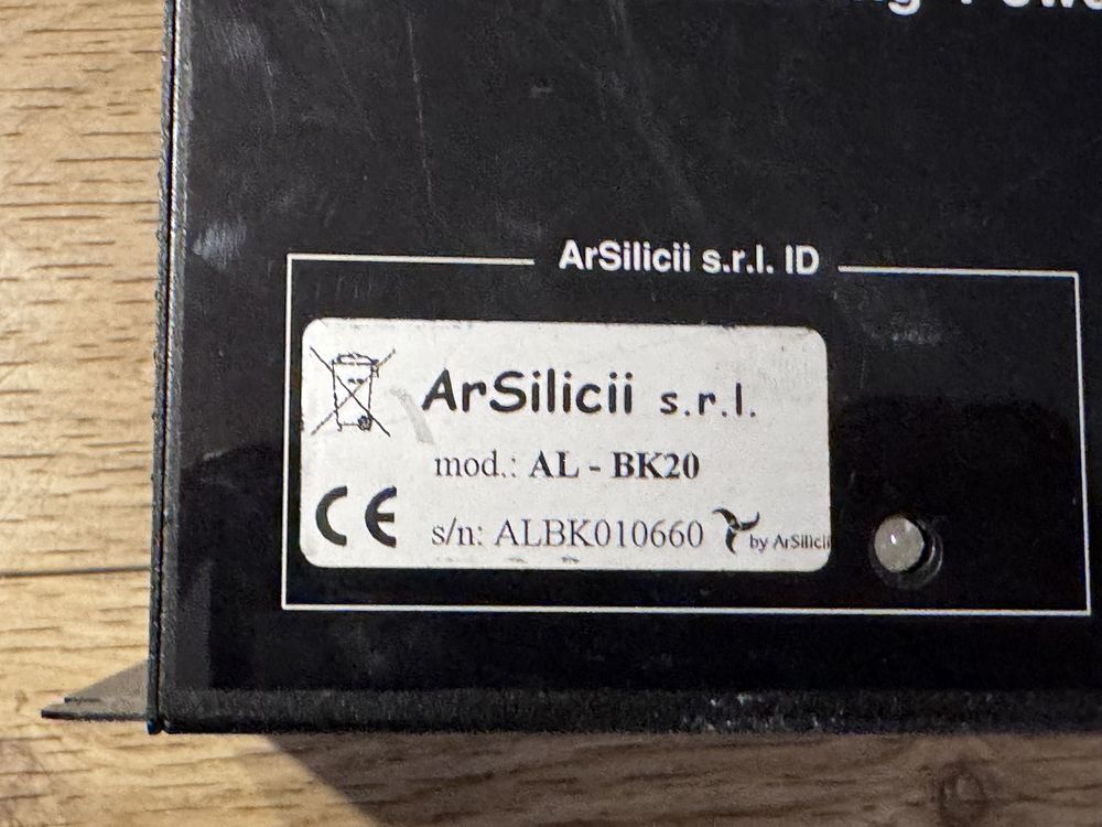 Zasilacz kamperowy 12v 20A, ArSilicii AL-BK20 do kampera