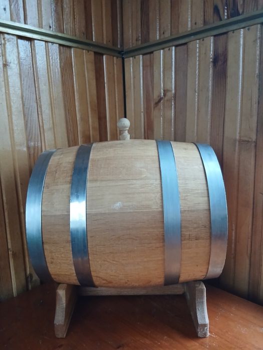 Дубова бочка 18.л з металевим краном.