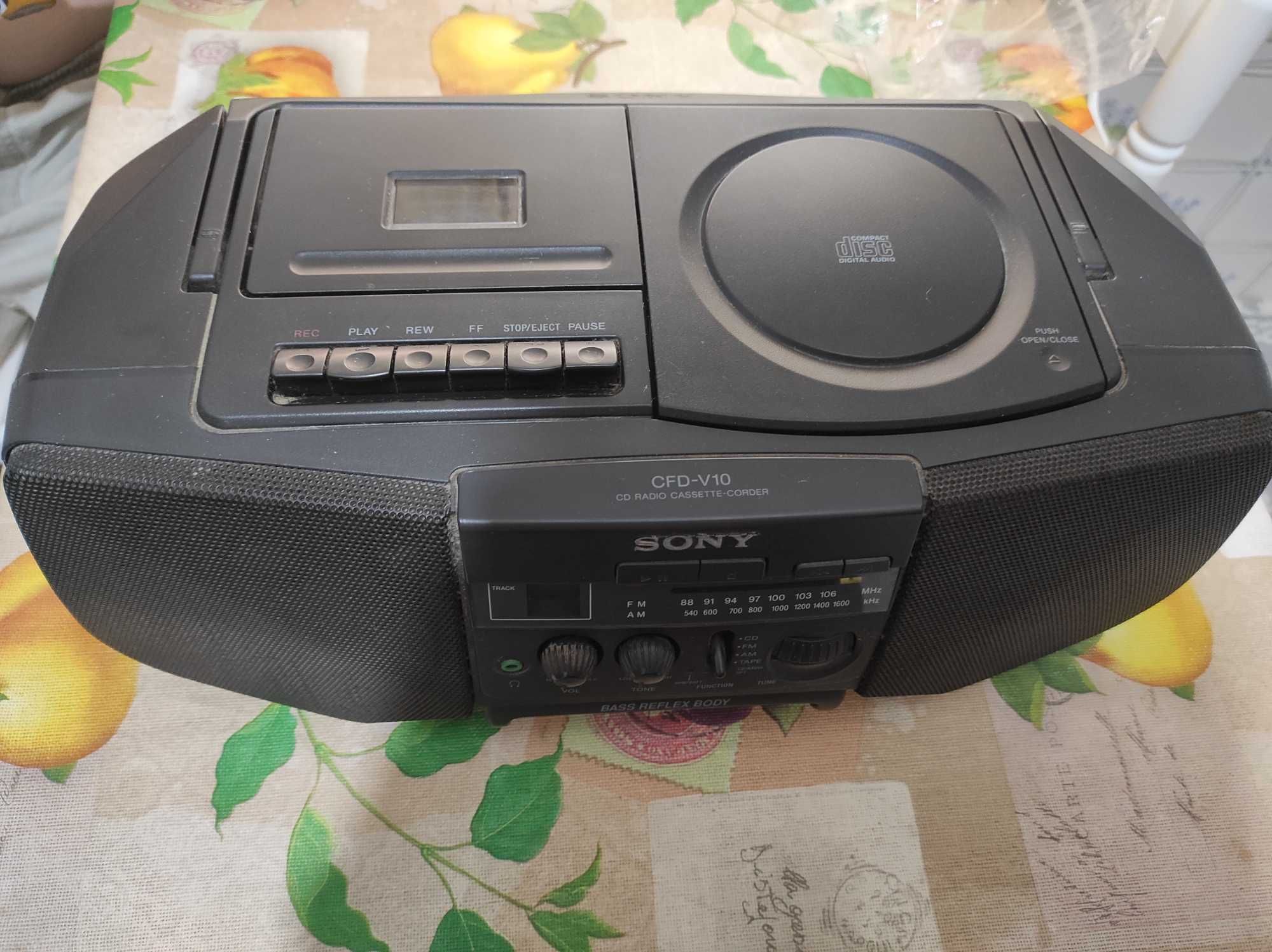 Radio com CD e cassete da Sony