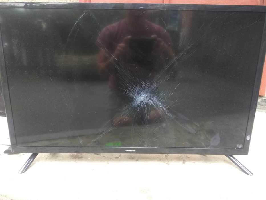 Продам   LED телевізор SAMSUNG UE32M4002AK  на зап.