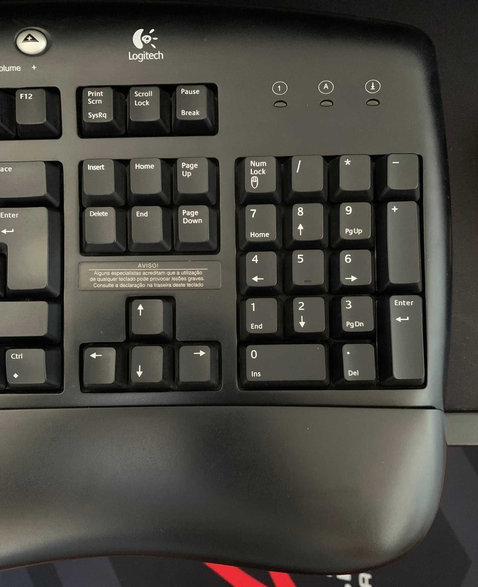 Teclado Logitech Multimédia em Excelente Estado