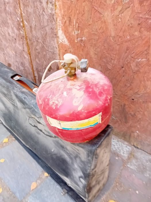 Turystyczna butla gazowa