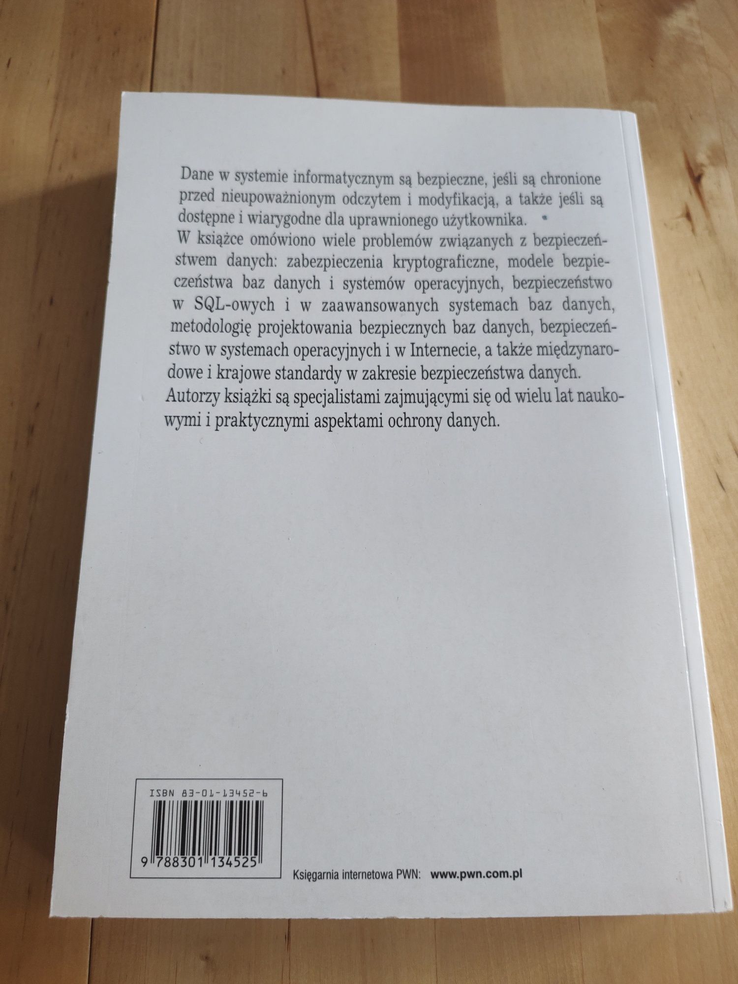Bezpieczeństwo danych w systemach informatycznych Janusz Stołkosa
