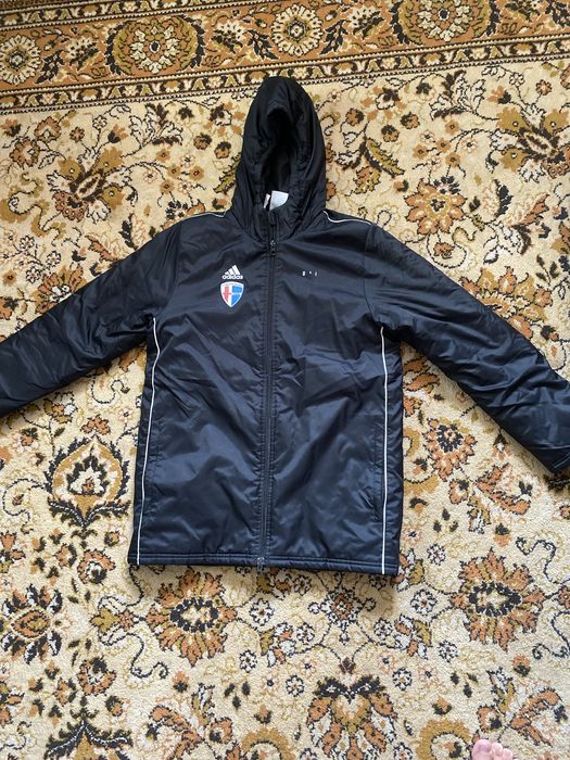 Підлікова курточка adidas