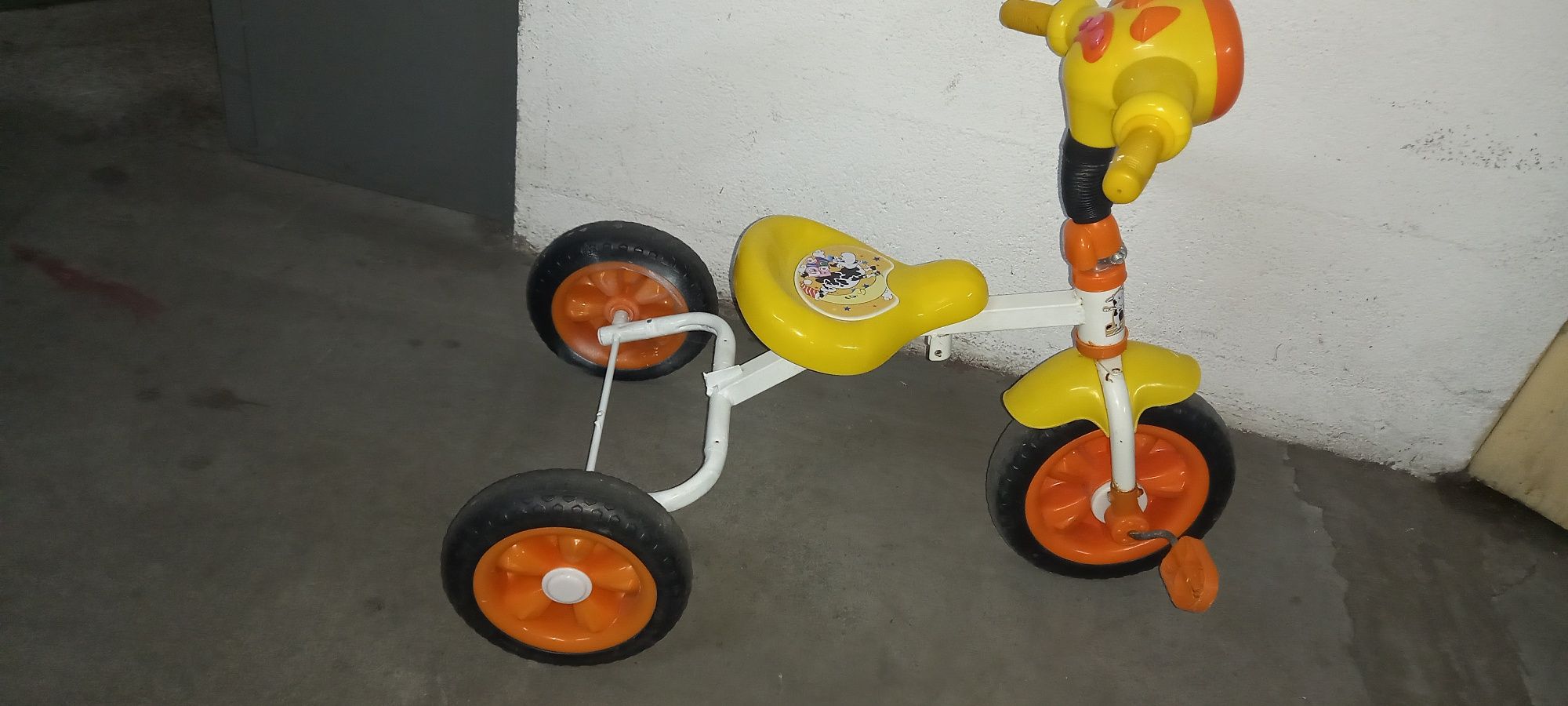 triciclos bebés e crianças