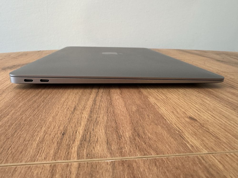 Idealny MacBook Air M1 16GB RAM, 512GB SSD + Etui tomtoc GRATIS