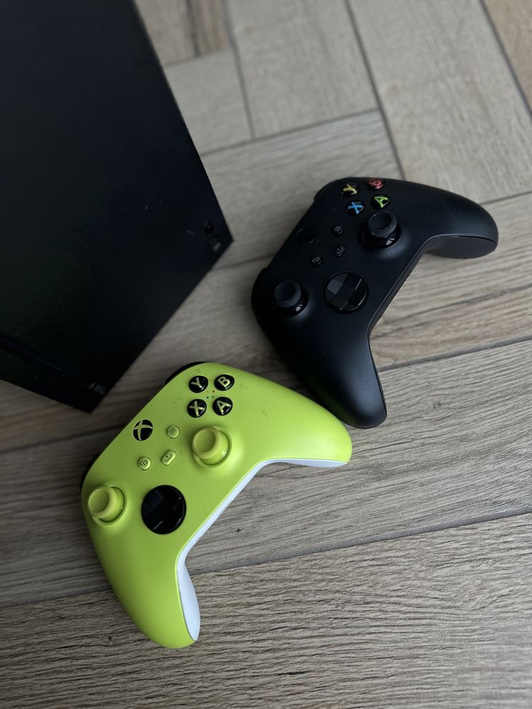 Xbox Series X + 2 oryginalne pady i Call of Duty