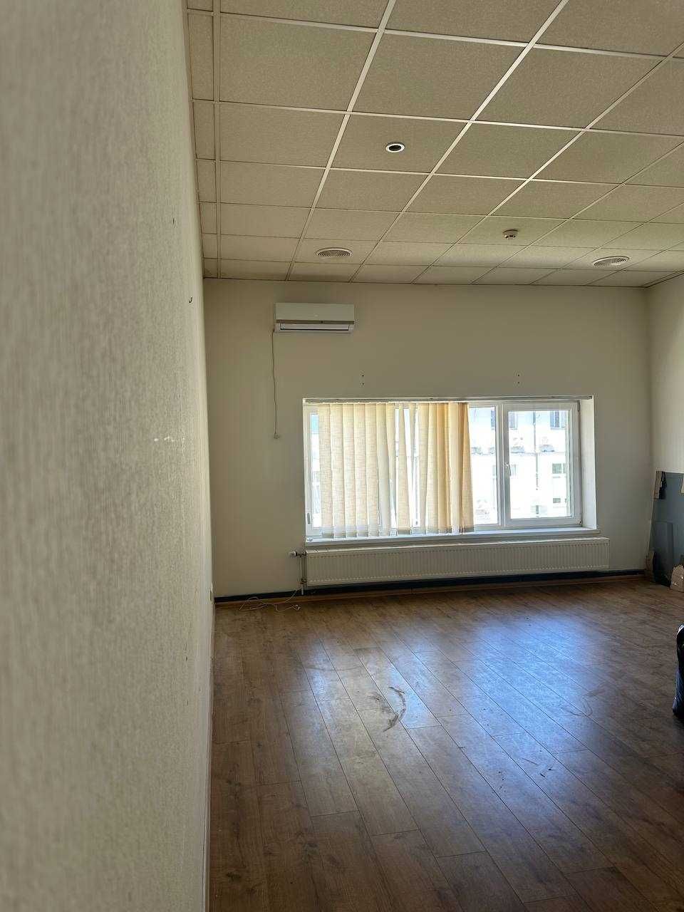 Оренда офісних приміщень  в офісному центрі на вул. Антоновича.