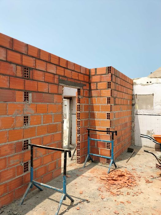 Serviços de renovação de imóveis.