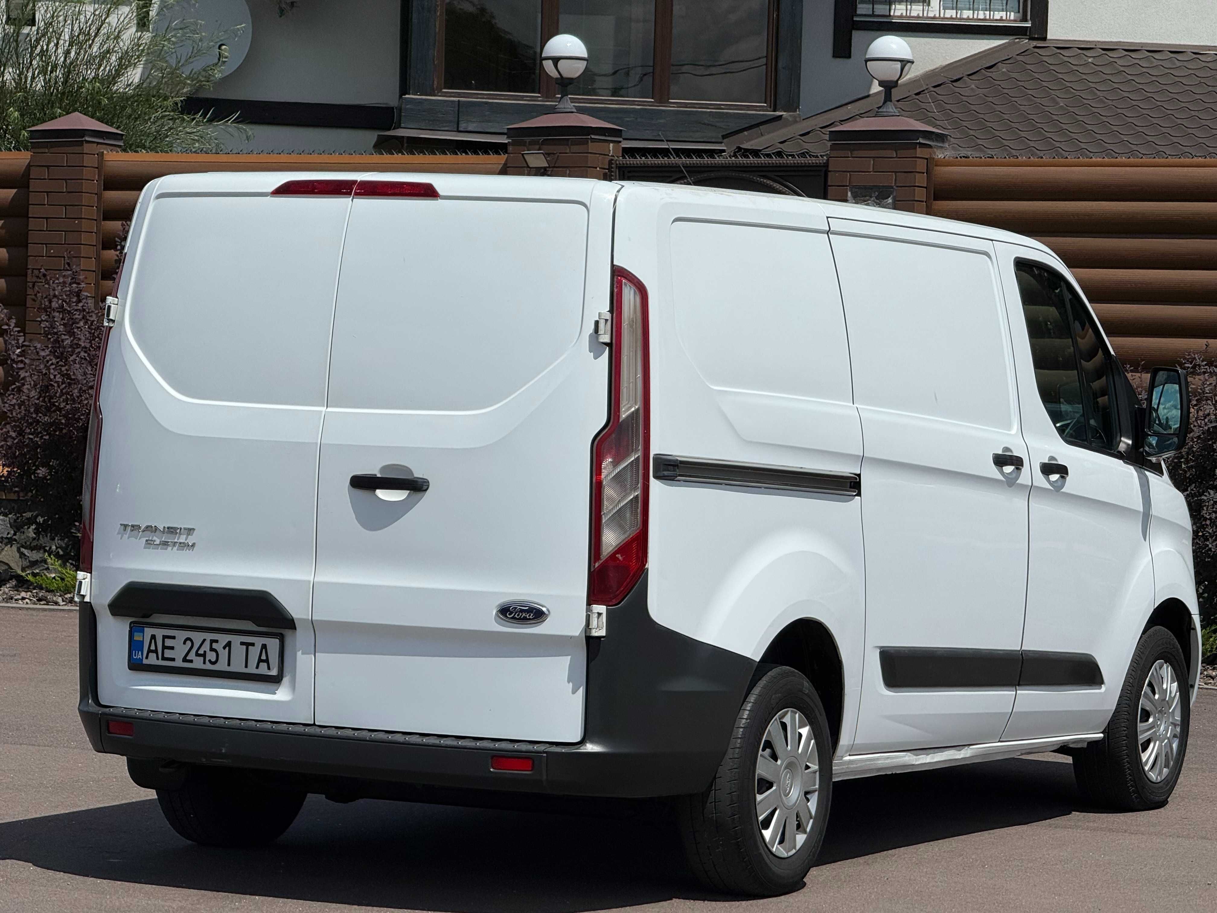 Ford Transit Custom 2016 2,2 Відмінний стан Офіційний