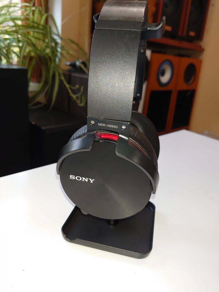 Наушники   полноразмерные от Sound Reality. На базе SONY MDR-XB950