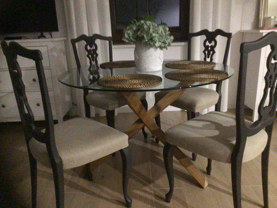 Krzesła do salonu lub jadalni