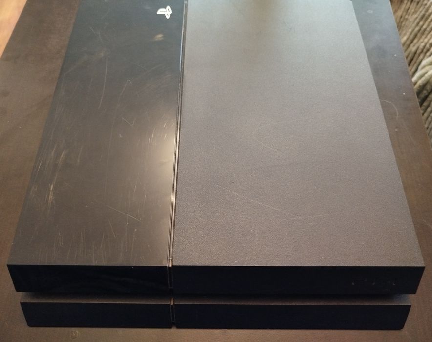 PlayStation 4  PS4 CUH-1116A i 3 gry