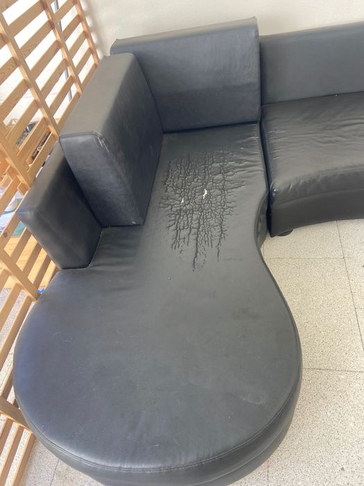 Sofá preto usado