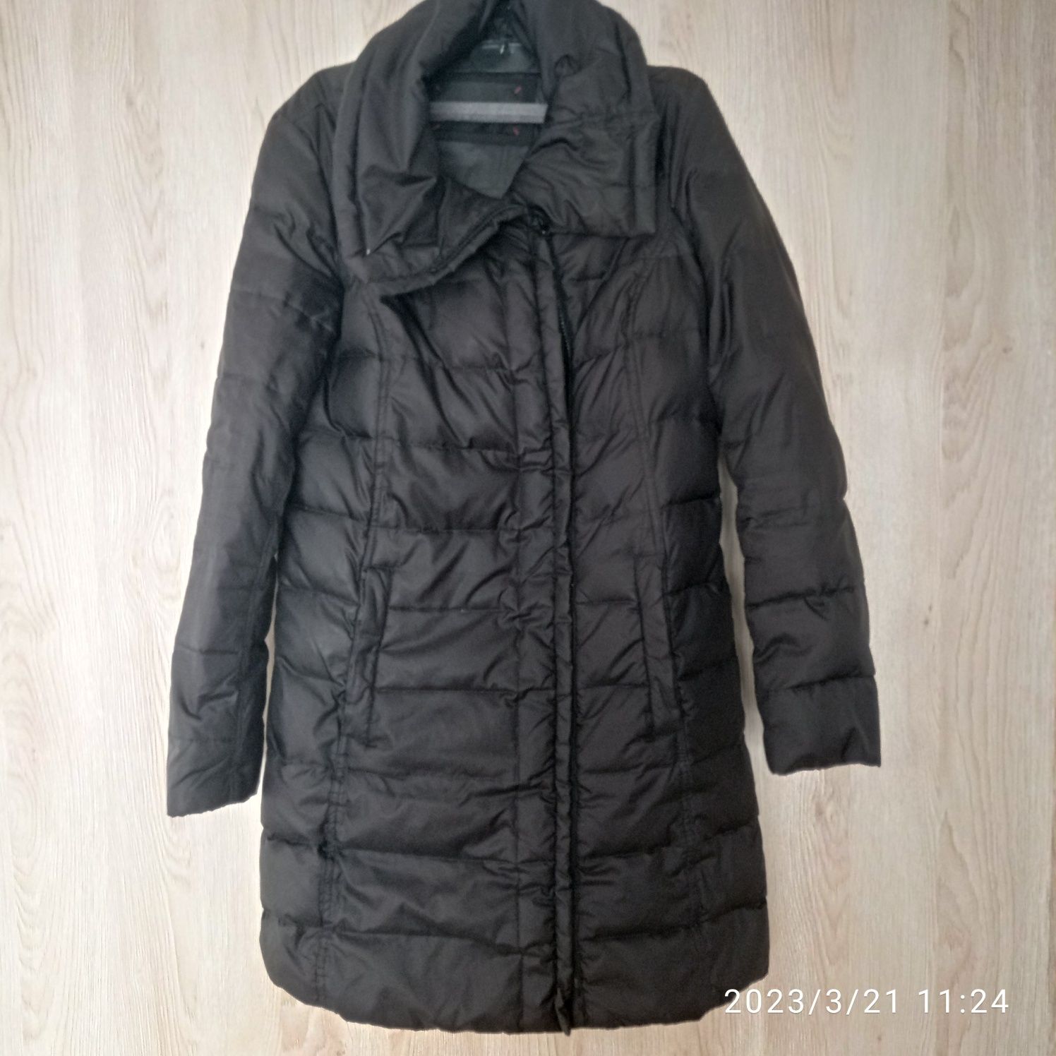 Kurtka puchowa damska czarna płaszcz firmy Esprit rozmiar 38