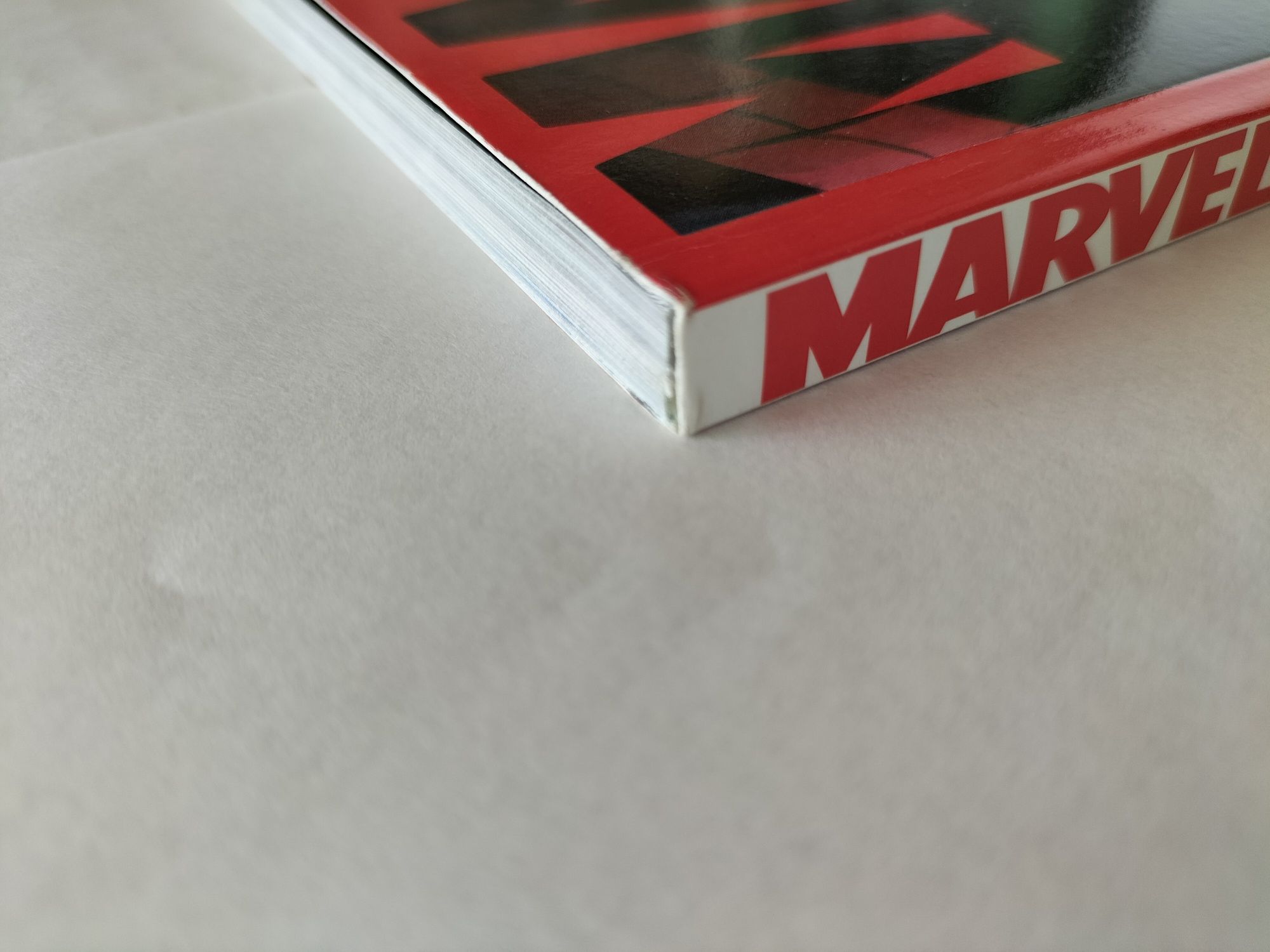 Livro Marvels de Alex Ross e Kurt Busiek