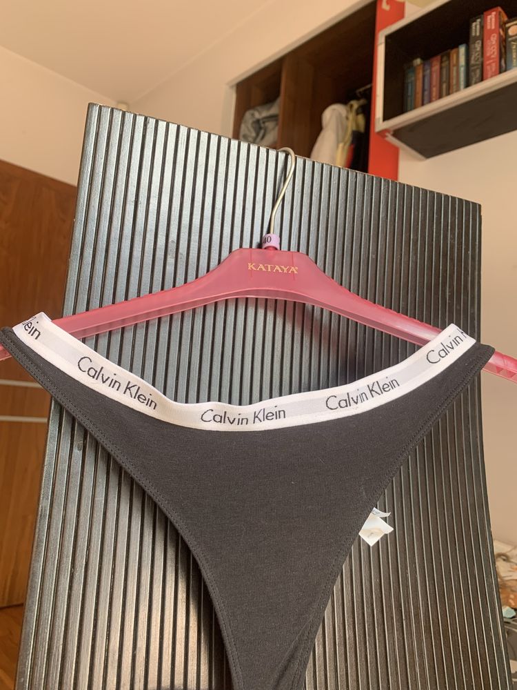 Stringi Calvin Klein nowe! czarne r.S