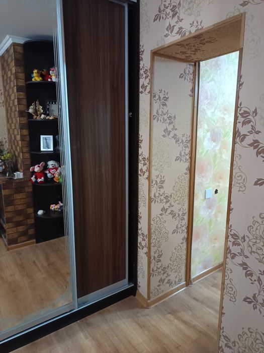 До квартири додається сарай з погребом у дворі.
І підвал під домом.