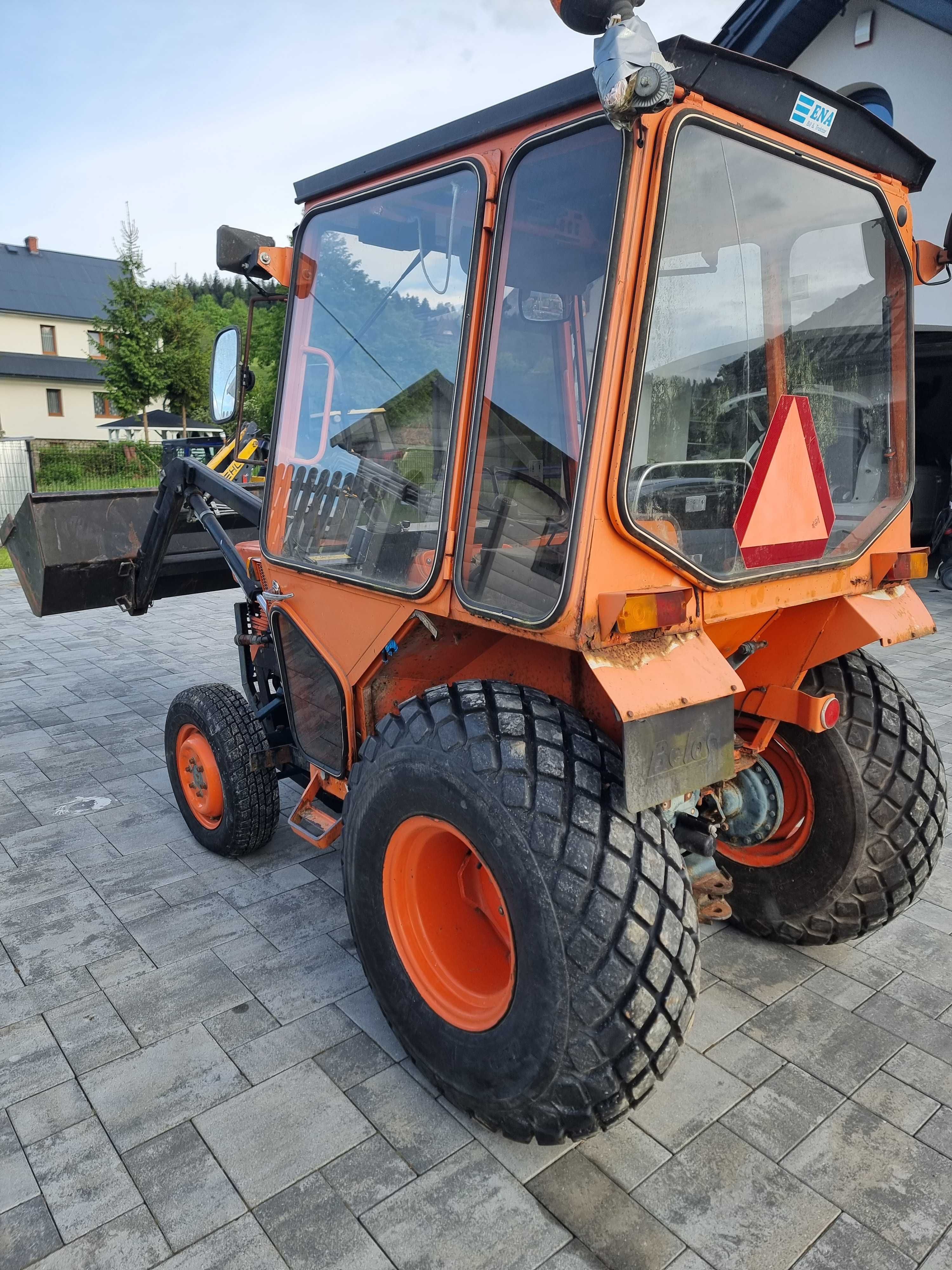 Kubota l245DT z ladowaczem i plugiem