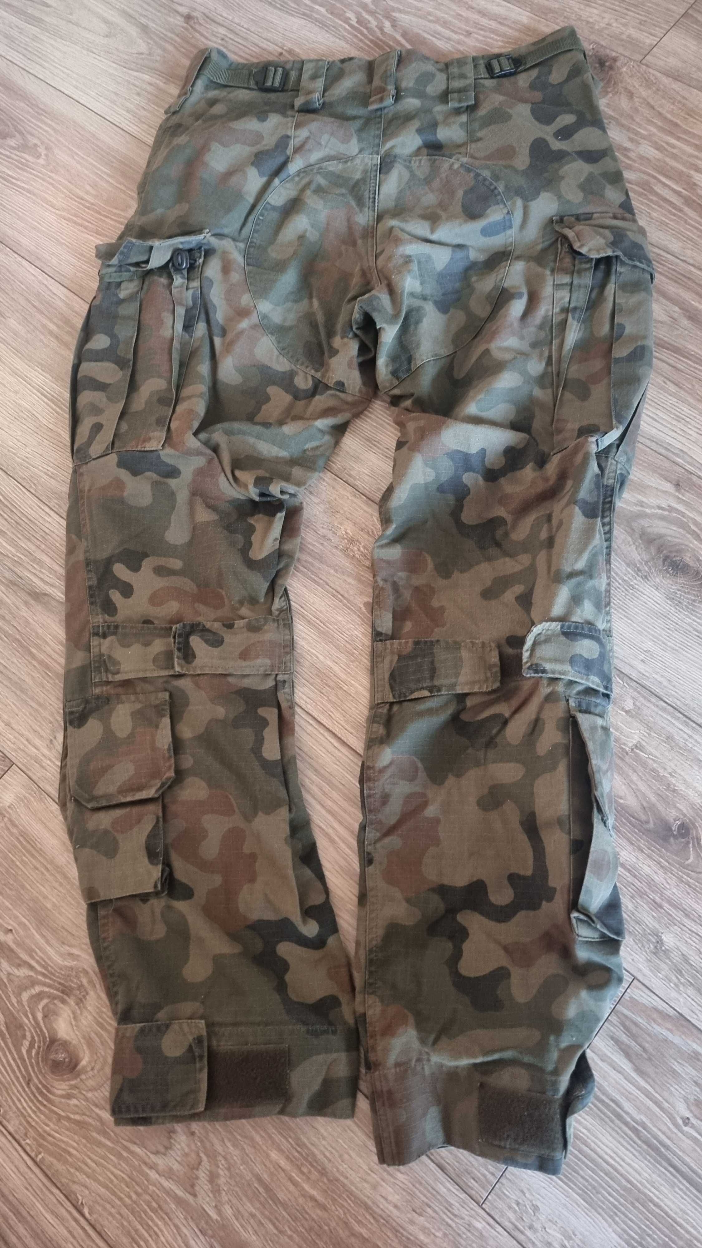 Mundur wojskowy M/XL używany