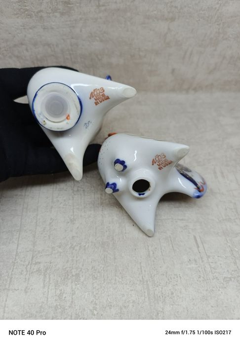 Łomonosow, porcelanowe figurki do przyprawiania pieprzu i soli