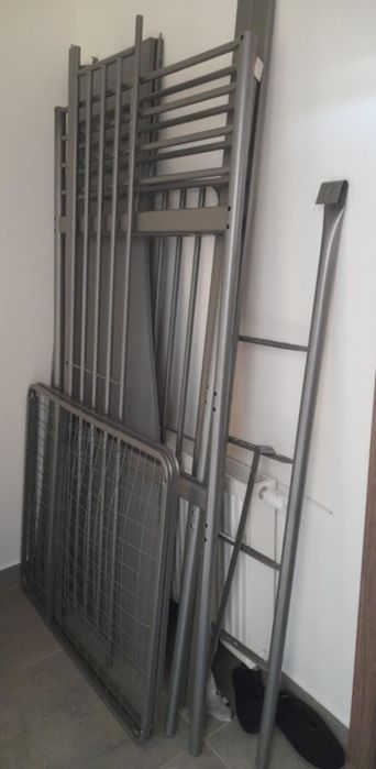 Łóżko piętrowe z biurkiem