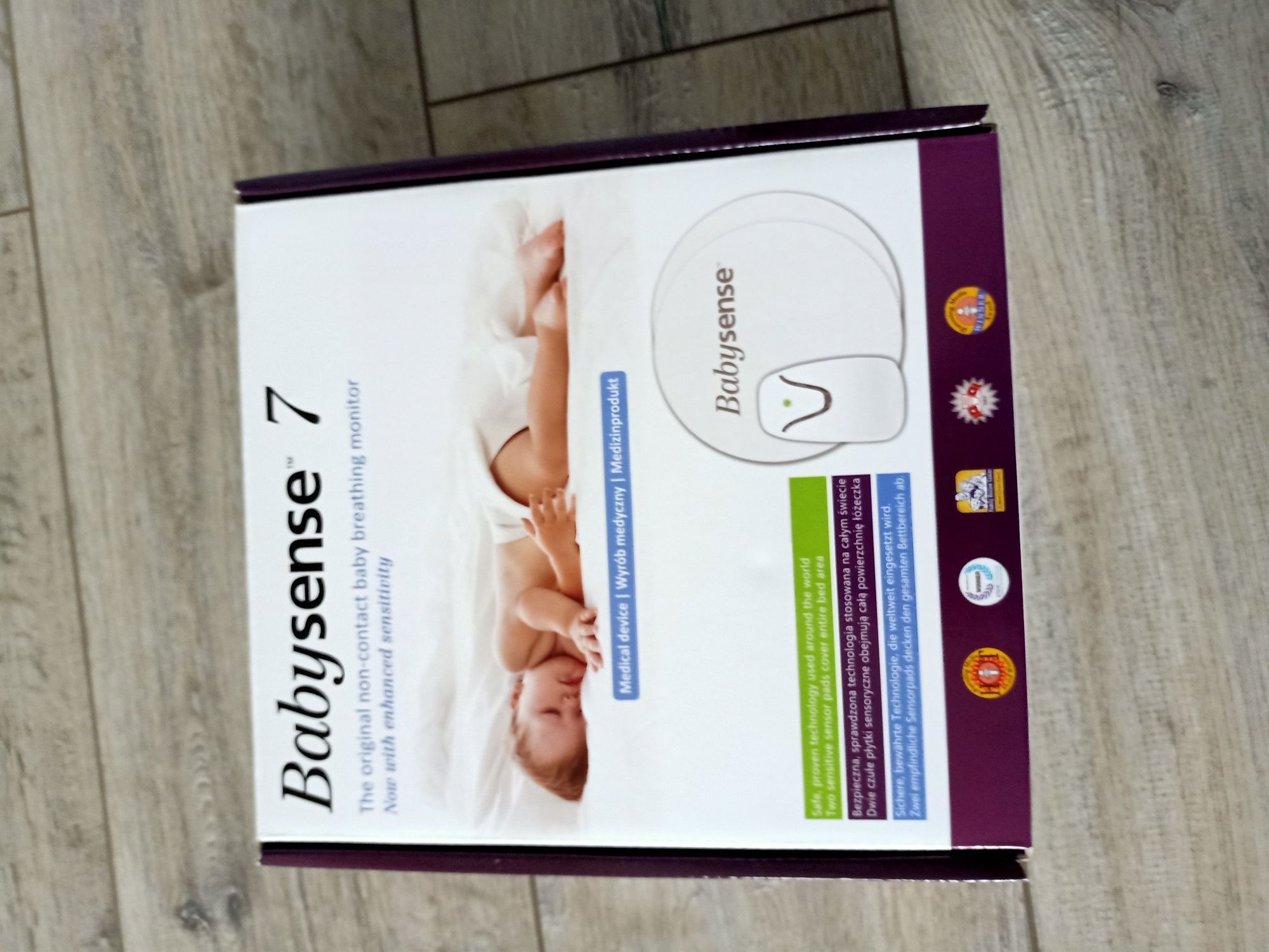 BABYSENSE 7 - monitor oddechu dla niemowląt, testowany klinicznie.
BAB